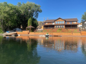 1,000 Springs Riverhouse